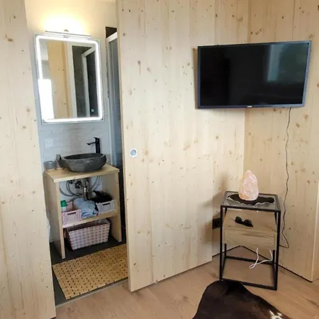 Chez Claudine Et Charles -